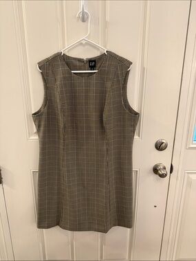 GAP Plaid Sleeveless Shift Dress in Taupe and yellow